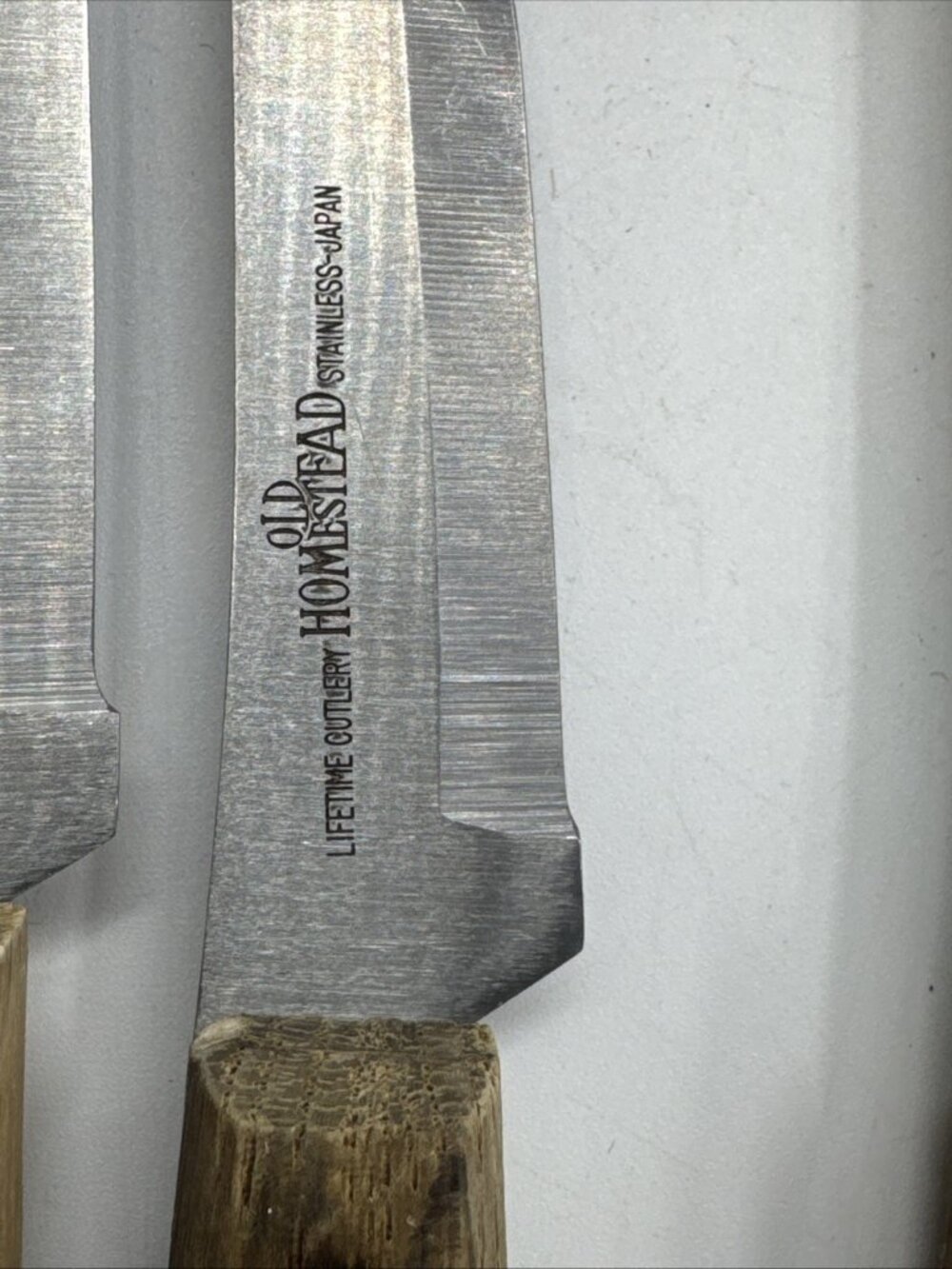 Vintage Knife Set Old Homestead Cutlery 8 Piece with Wood Block Serrated Knives - Picture 3 of 11